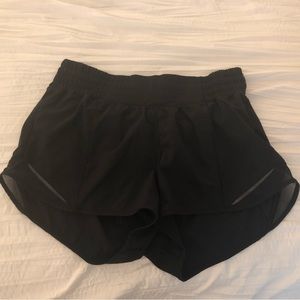 Lululemon Hotty Hot High-rise Lined Short 2.5”